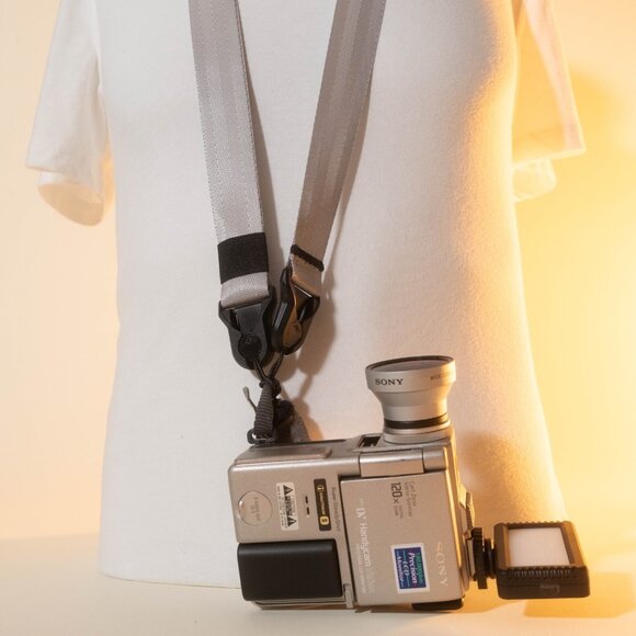 SILVER Adjustable Camera Neck Strap  w/ Peak Design Anchors 1.25" wide EXCLUSIVE - Picture 8 of 10